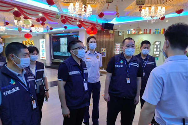 寮步消防救援大隊(duì)開(kāi)展夜間消防安全檢查 寮步消防救援大隊(duì)開(kāi)展夜間消防安全檢查